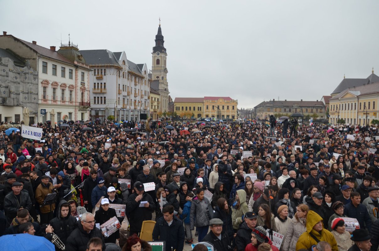Adunare publică pentru susținerea familiei tradiționale la Oradea 50550
