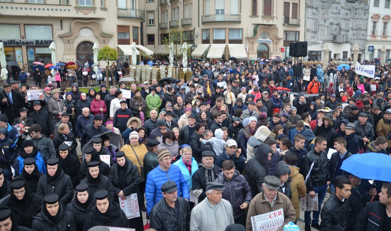 Adunare publică pentru susținerea familiei tradiționale, la Oradea 50575