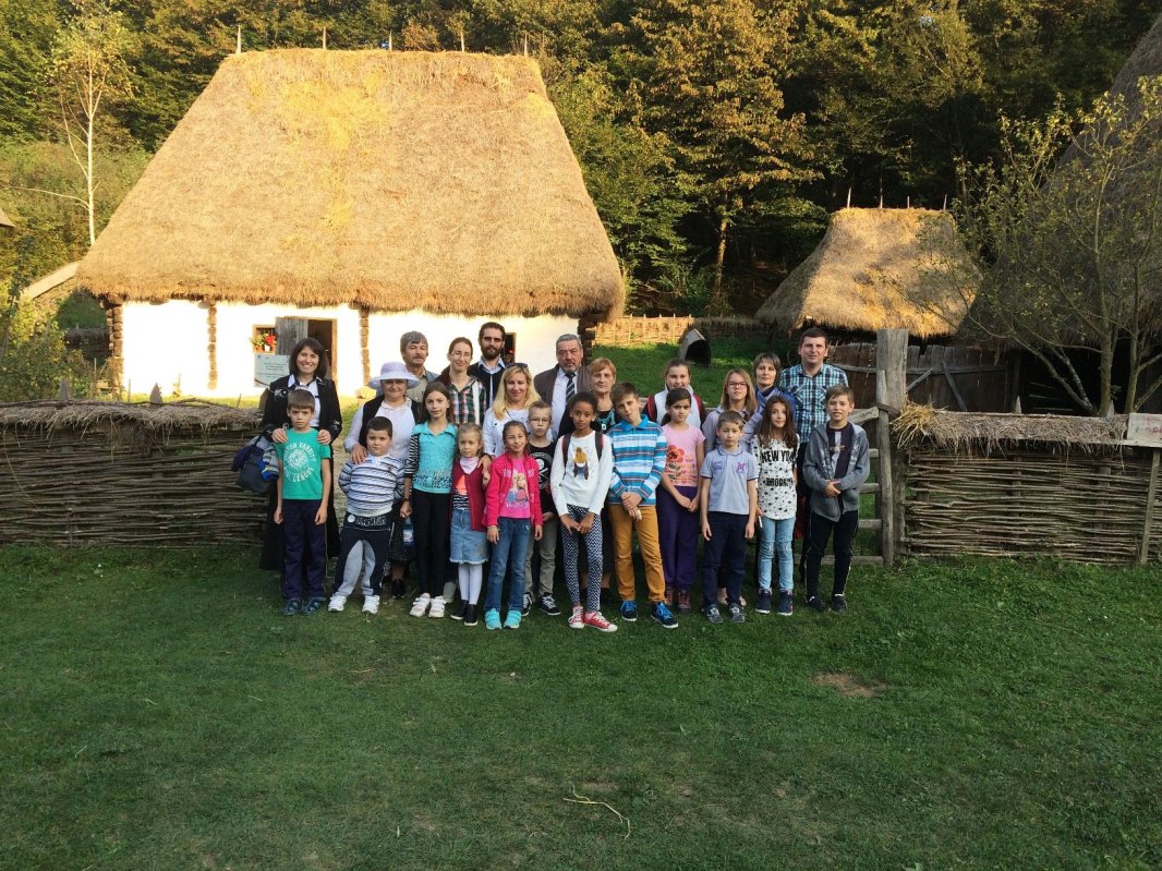 Activități cu tinerii de la Biserica „Sfânta Treime” din Cisnădie 50434