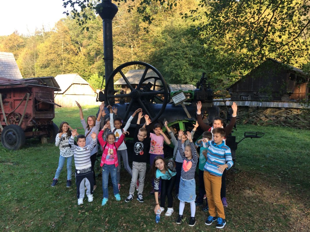 Activități cu tinerii de la Biserica „Sfânta Treime” din Cisnădie 50436