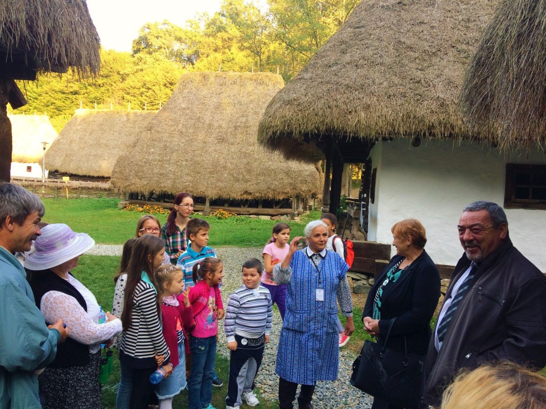 Activități cu tinerii de la Biserica „Sfânta Treime” din Cisnădie 50438