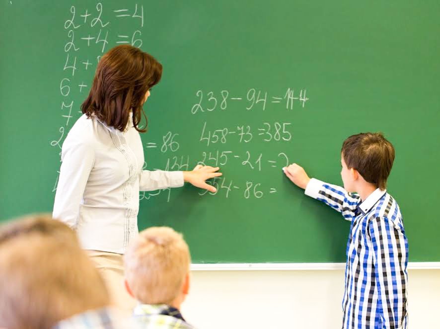 Masteratul didactic ar putea înlocui modulul pedagogic 50422