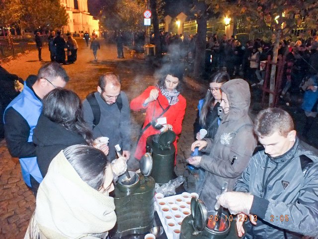 Peste 150 de voluntari, aproape de pelerini 50401