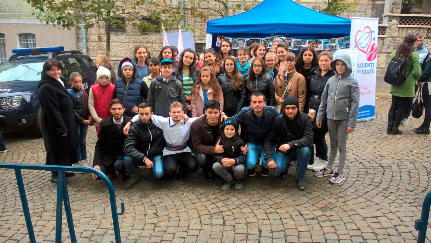 Peste 150 de voluntari, aproape de pelerini 50407