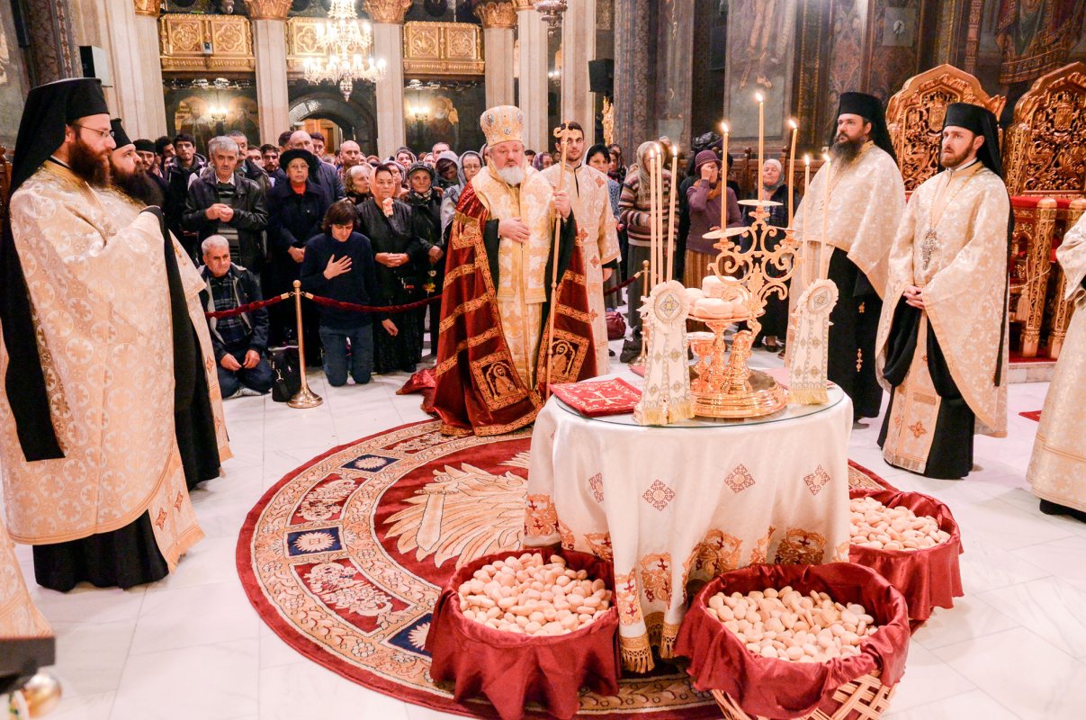 Slujbă în cinstea Sfântului Ierarh Nectarie 50412