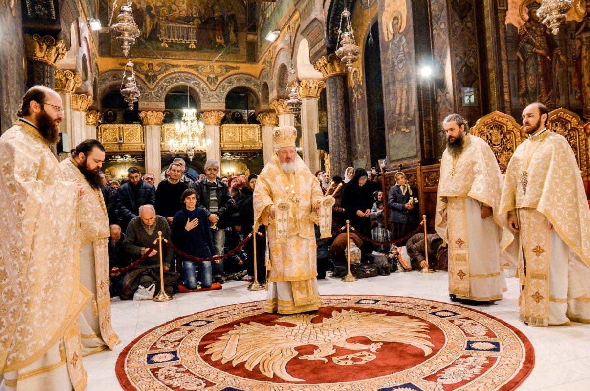 Slujbă în cinstea Sfântului Ierarh Nectarie 50414