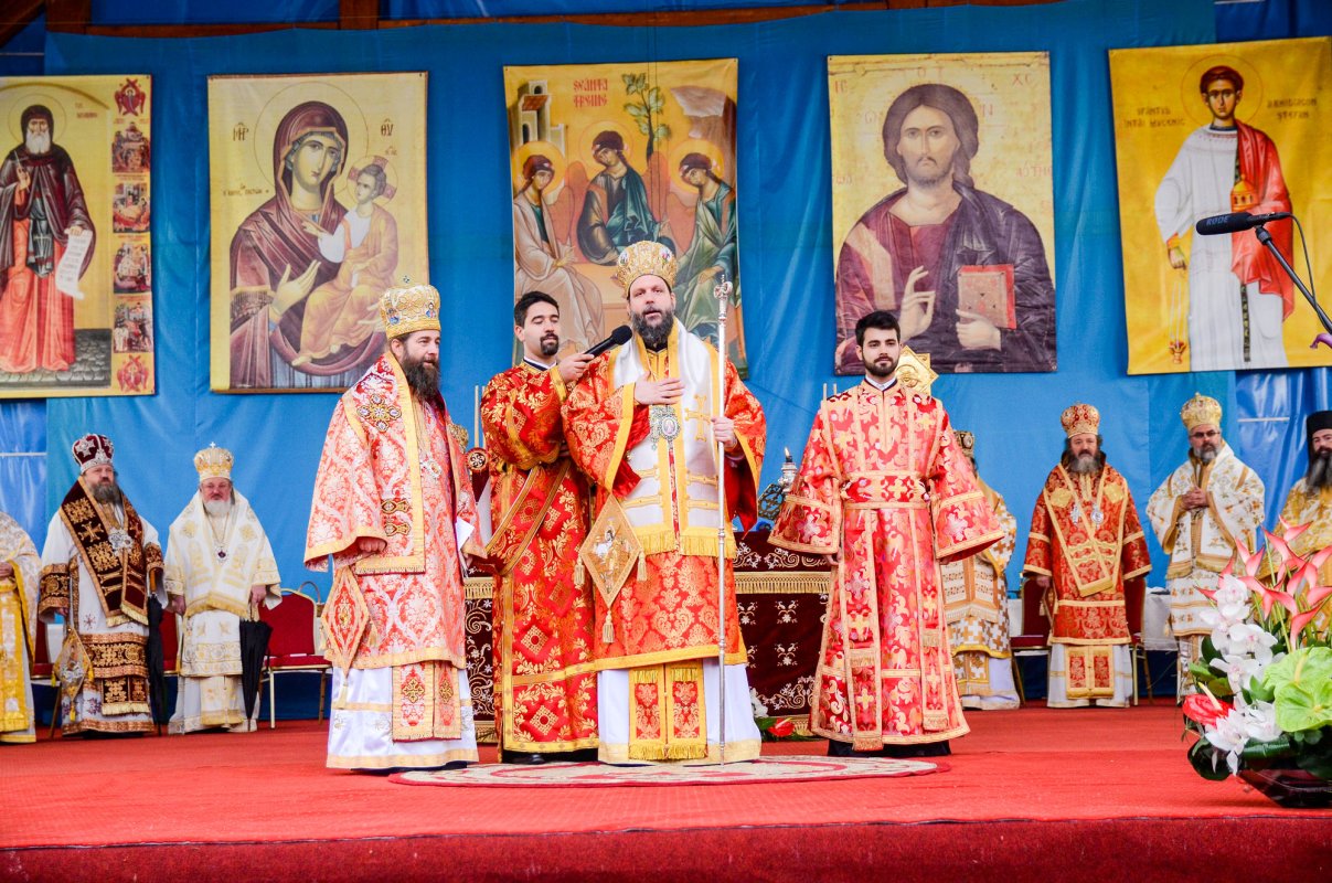 Mucenicul Dimitrie a unit în rugăciune români și greci 50327