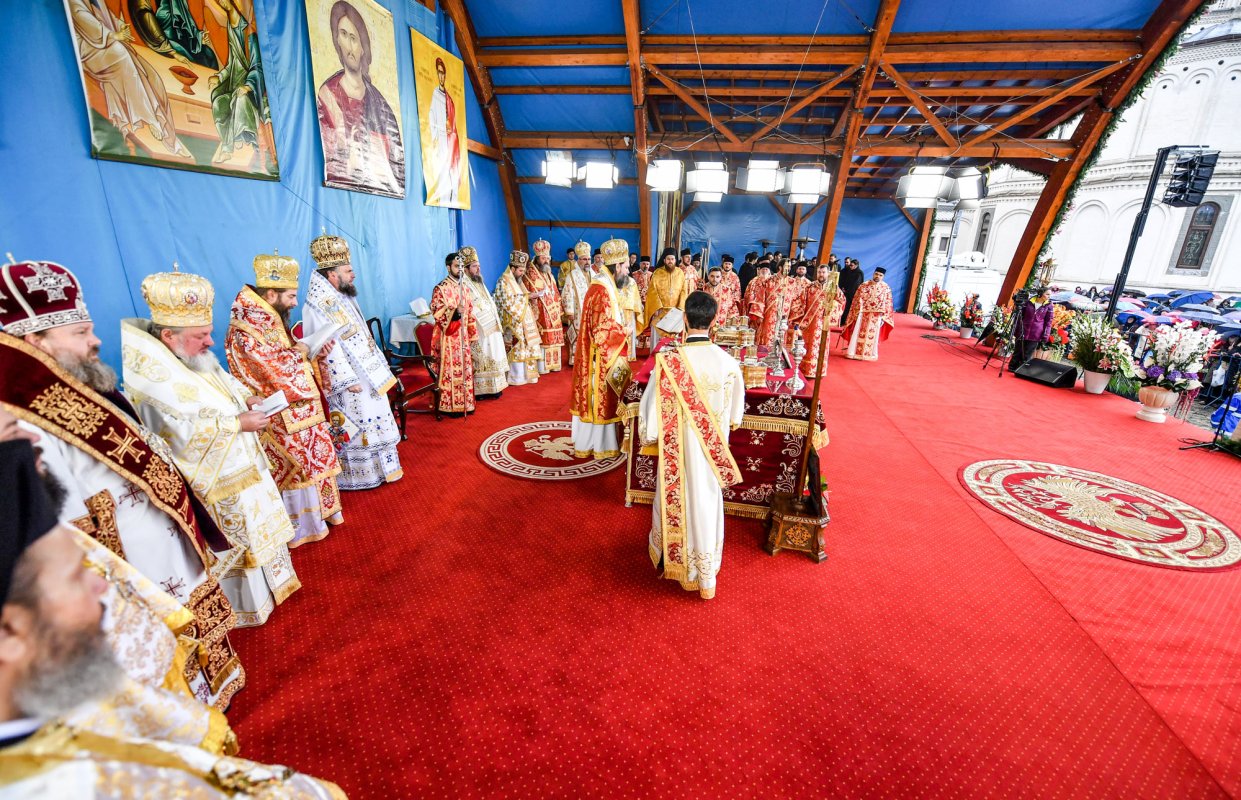 Mucenicul Dimitrie a unit în rugăciune români și greci 50330