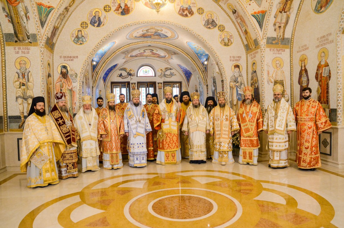 Mucenicul Dimitrie a unit în rugăciune români și greci 50331