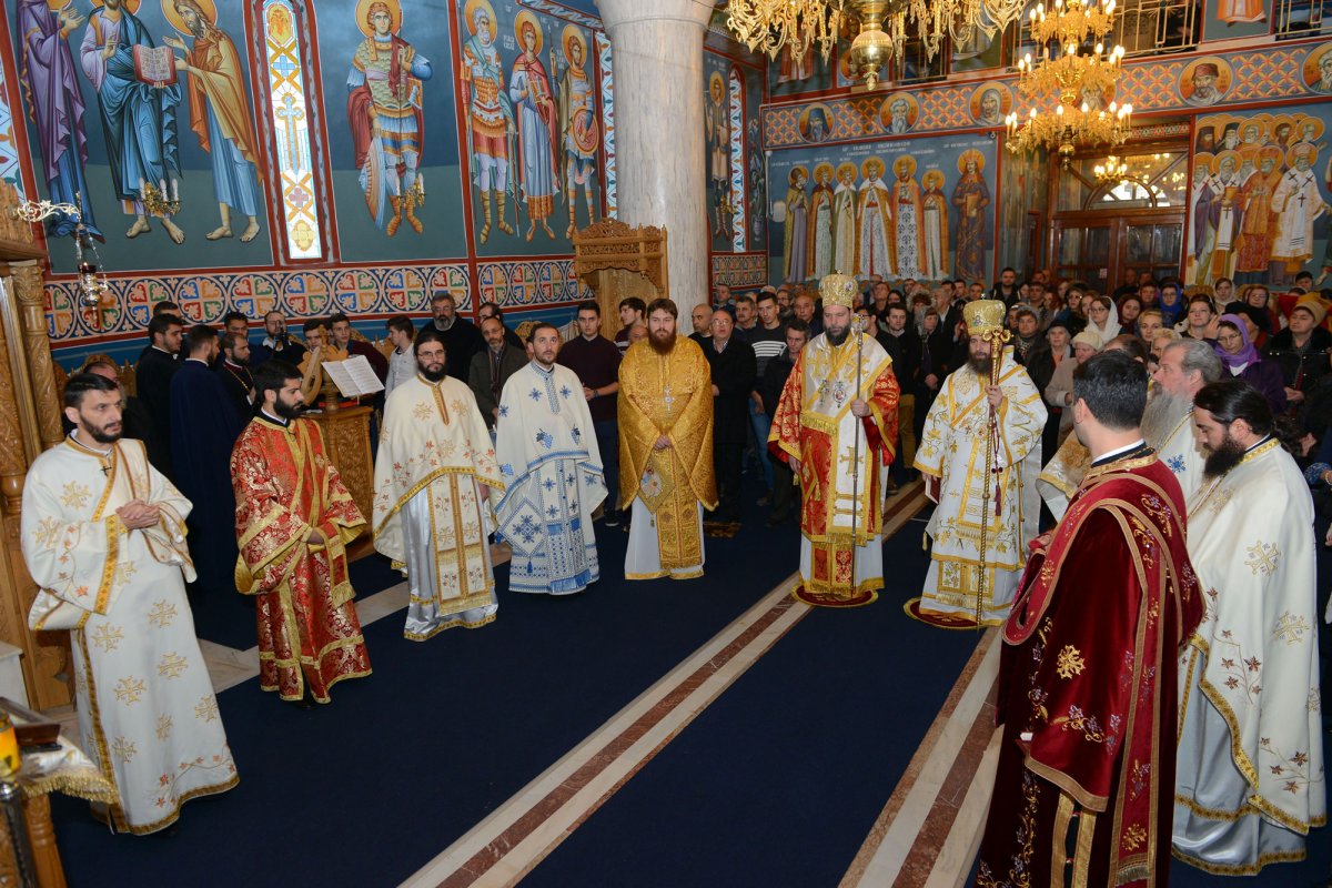 Pelerinaj la mănăstiri românești 50340