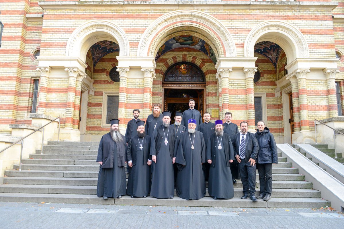 Pelerinaj la mănăstiri românești 50344