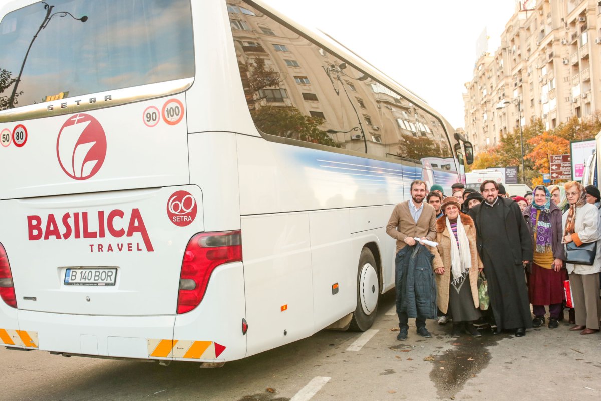 Credincioșii din 14 parohii prahovene la hramul Catedralei Patriarhale 50301