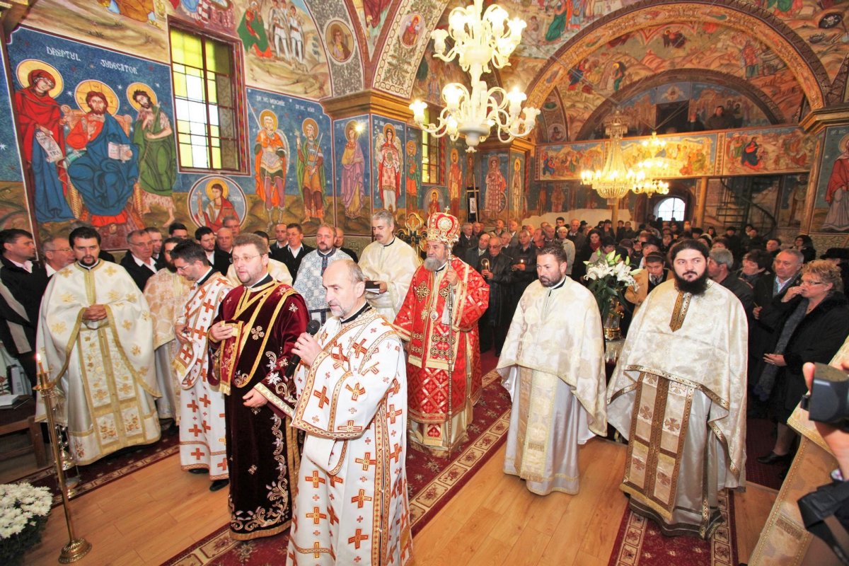 Sărbătoarea Sfântului Mare Mucenic Dimitrie, Izvorâtorul de Mir 50267