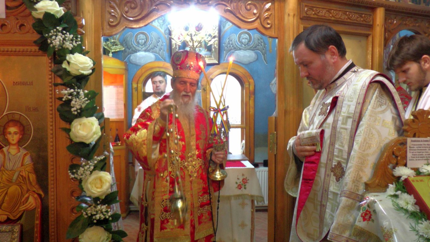 Vizită arhierească la bătrânii din aşezământul Mănăstirii Vatra Dornei 50254