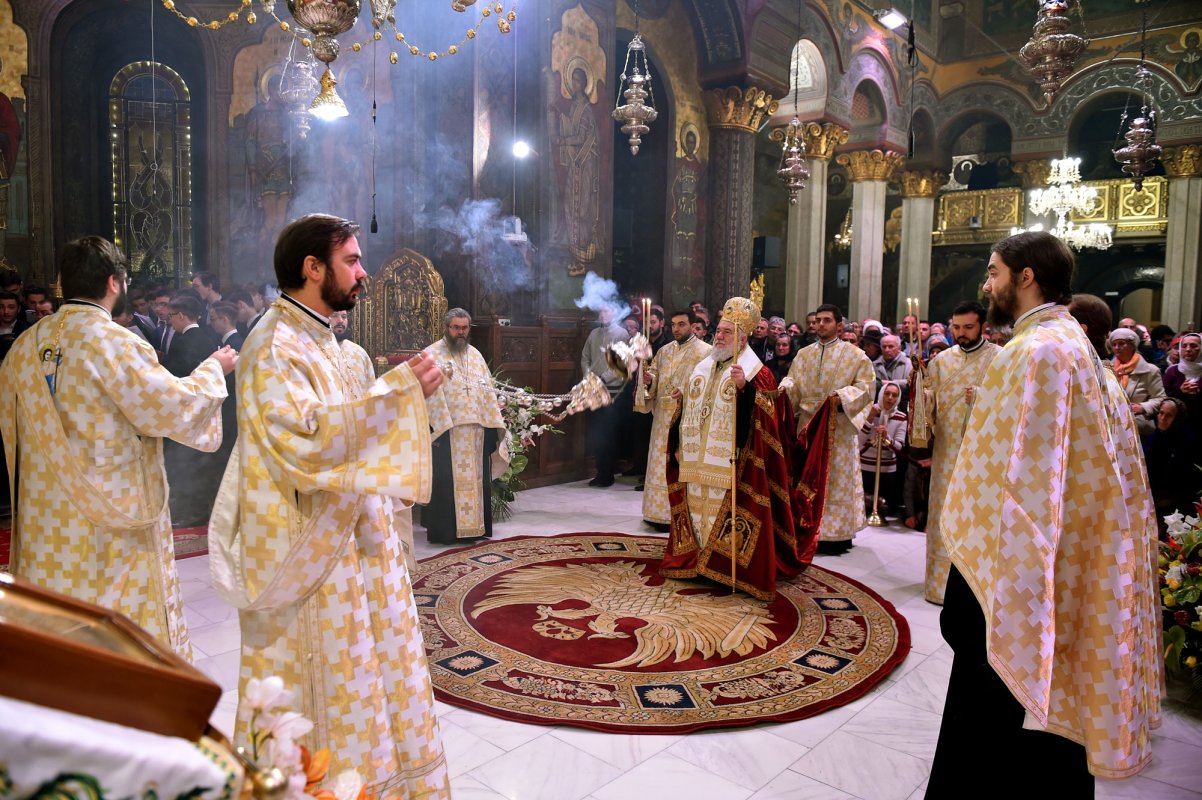 Adunați în rugăciune stăruitoare către Sfântul Ierarh Iachint 50223