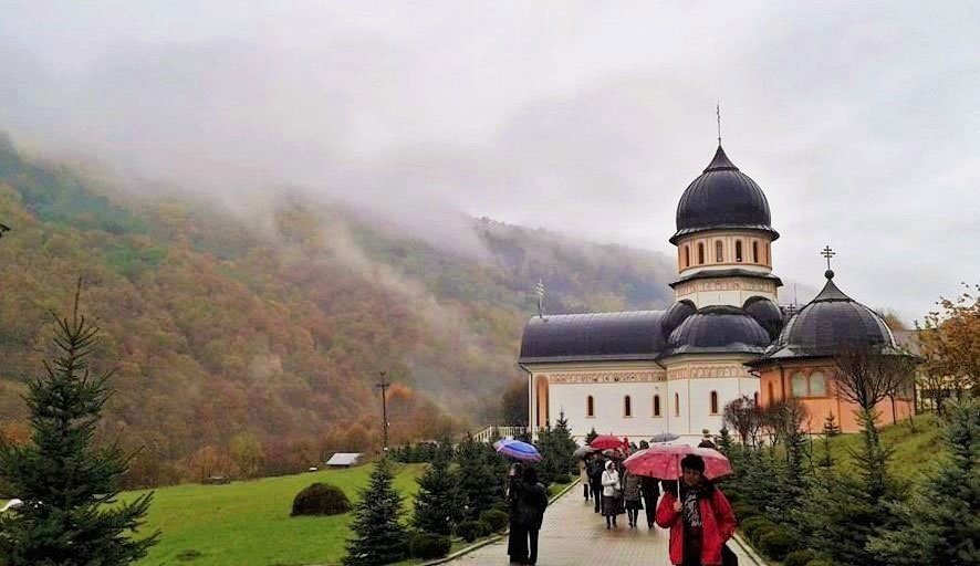 Pelerini clujeni la sfintele lăcașuri din Munții Apuseni 50236