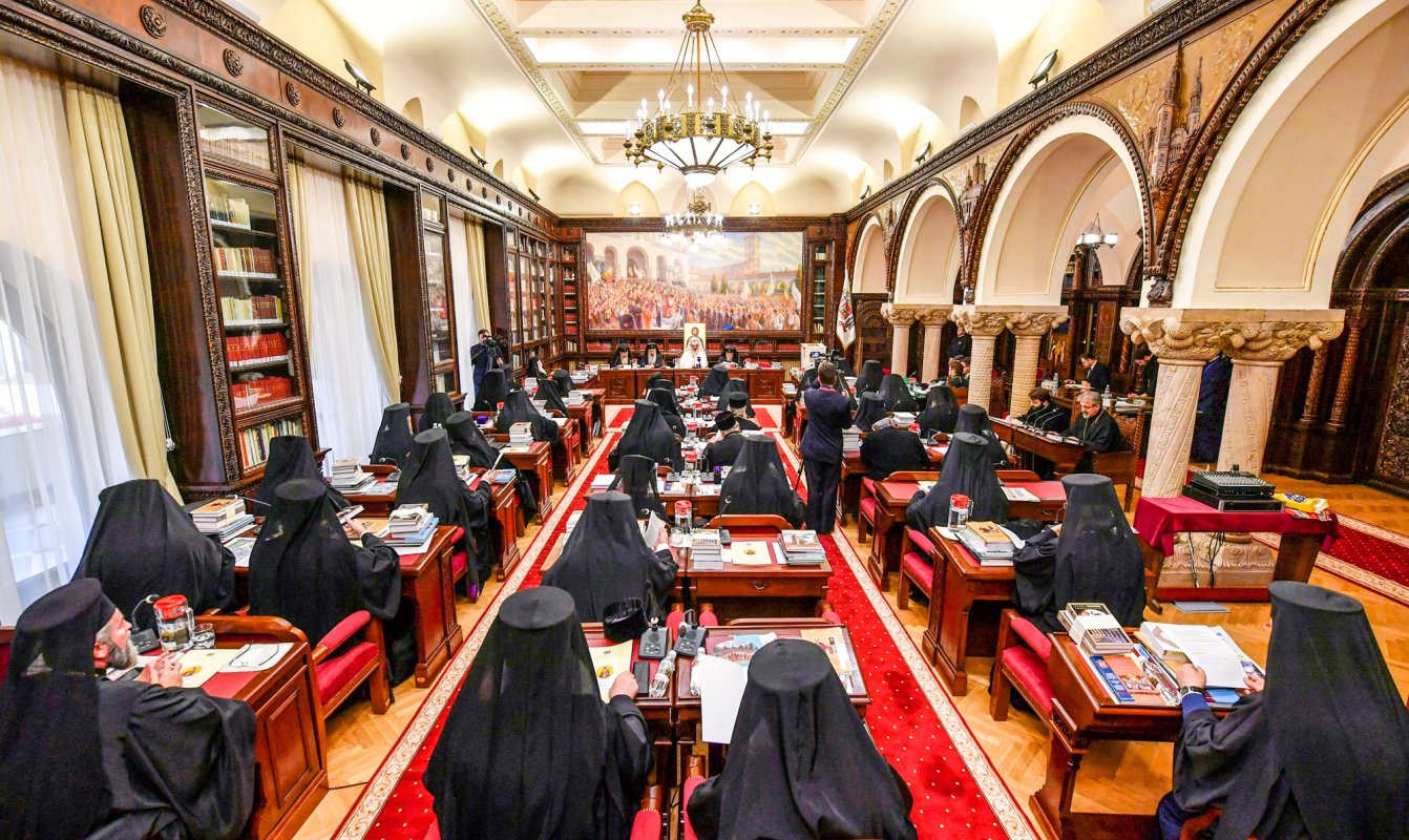 Sfântul Sinod întrunit în şedinţă 50189