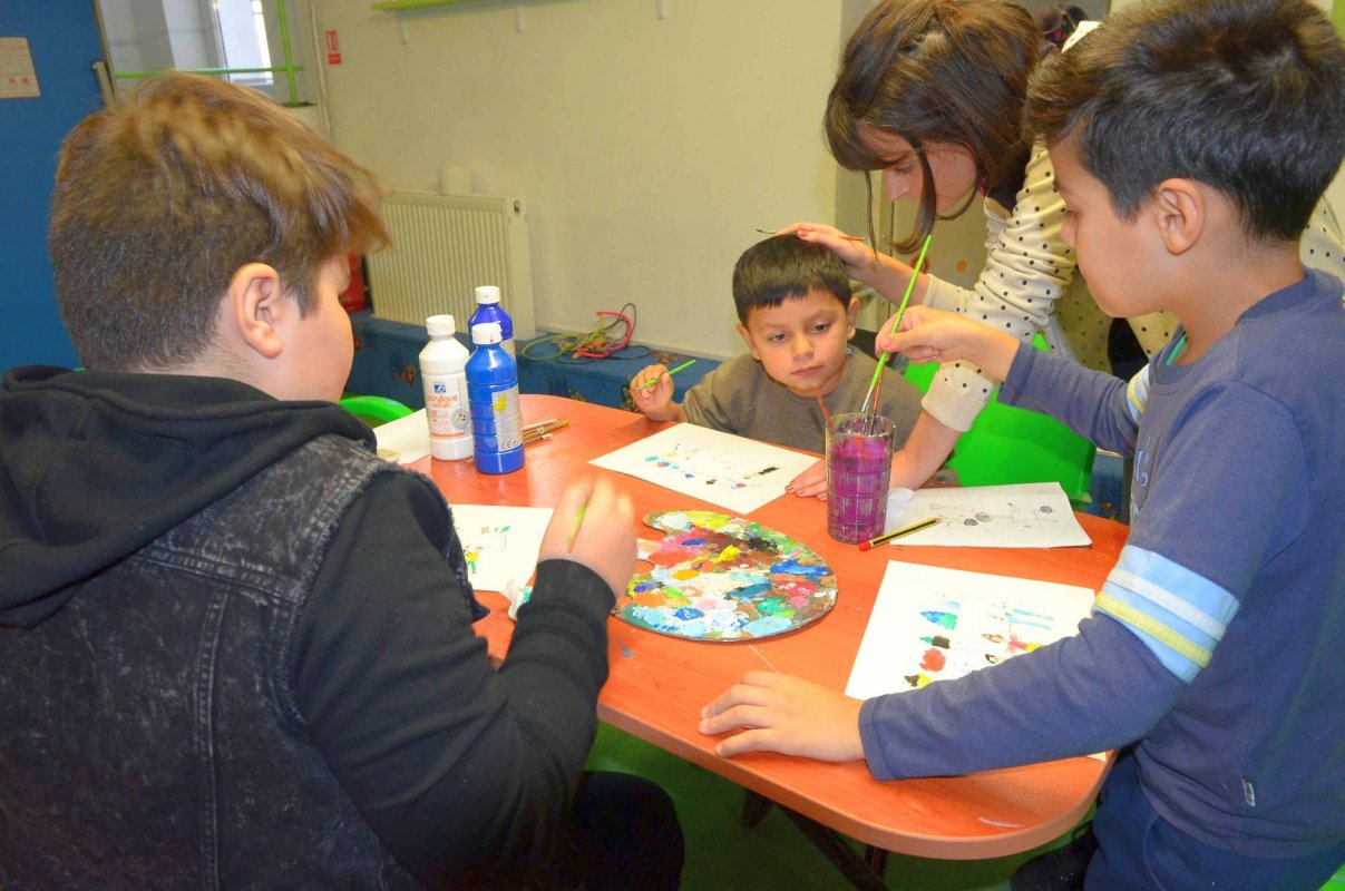 Educație pentru copiii din orașul subteran 50137