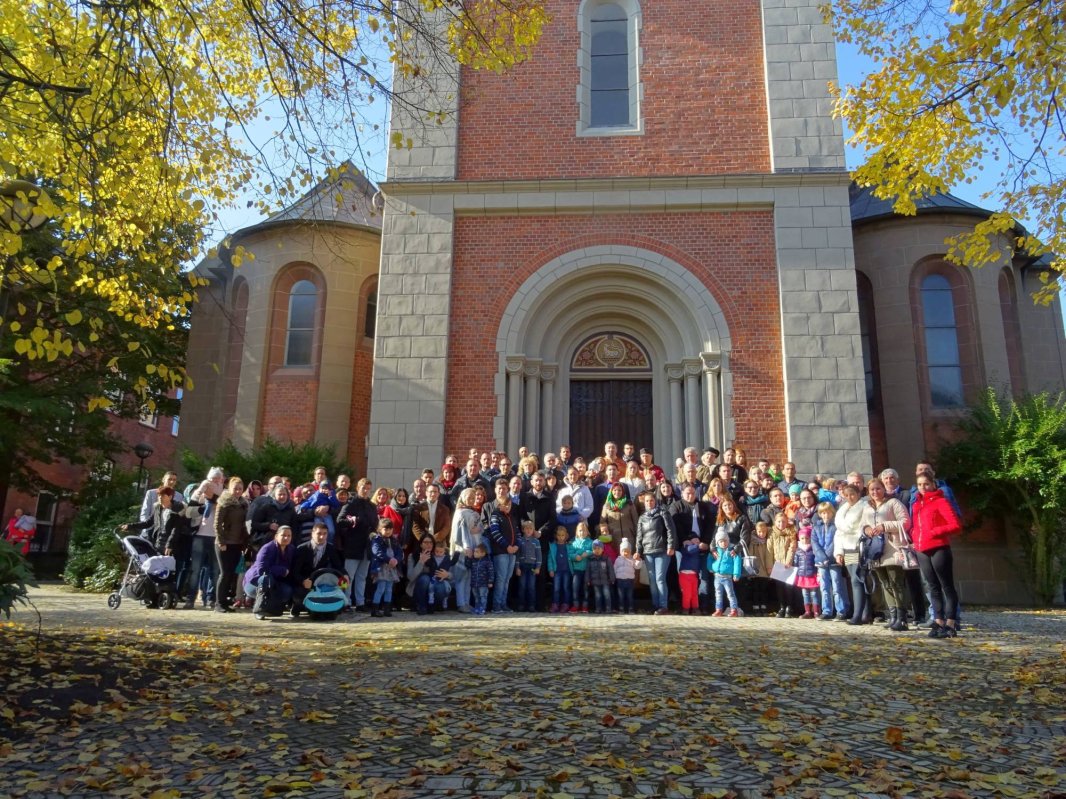 Mai aproape de România prin sfântul lor ocrotitor 50143