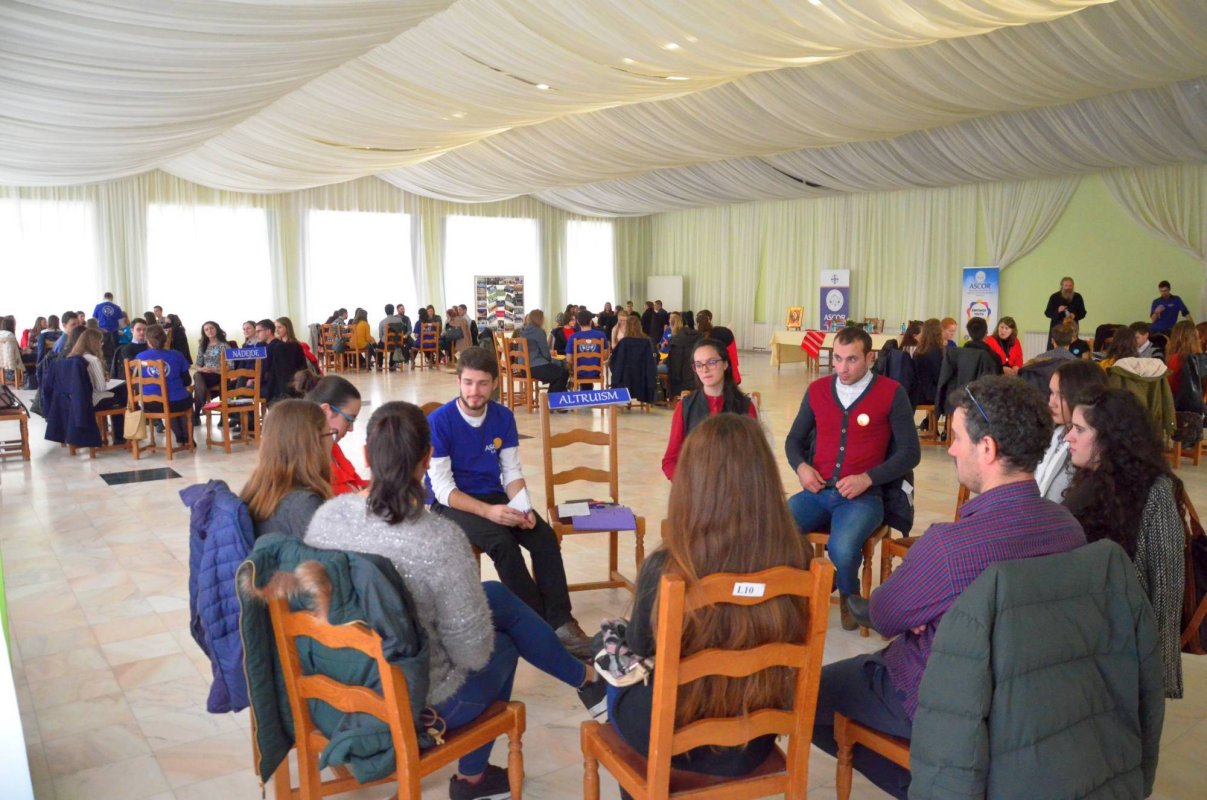 Întâlnire cu noii membri, organizată de ASCOR Iaşi 50070