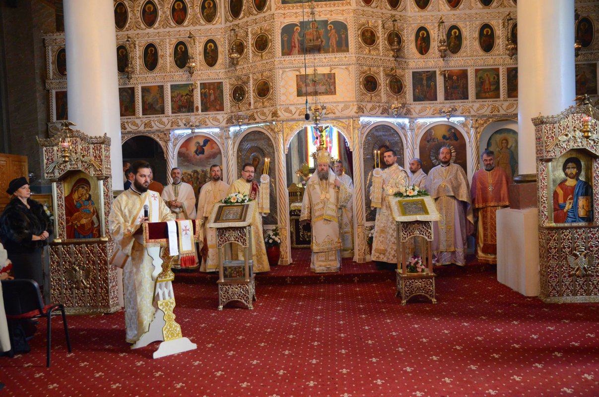 Monumente funerare ridicate în memoria victimelor 50120