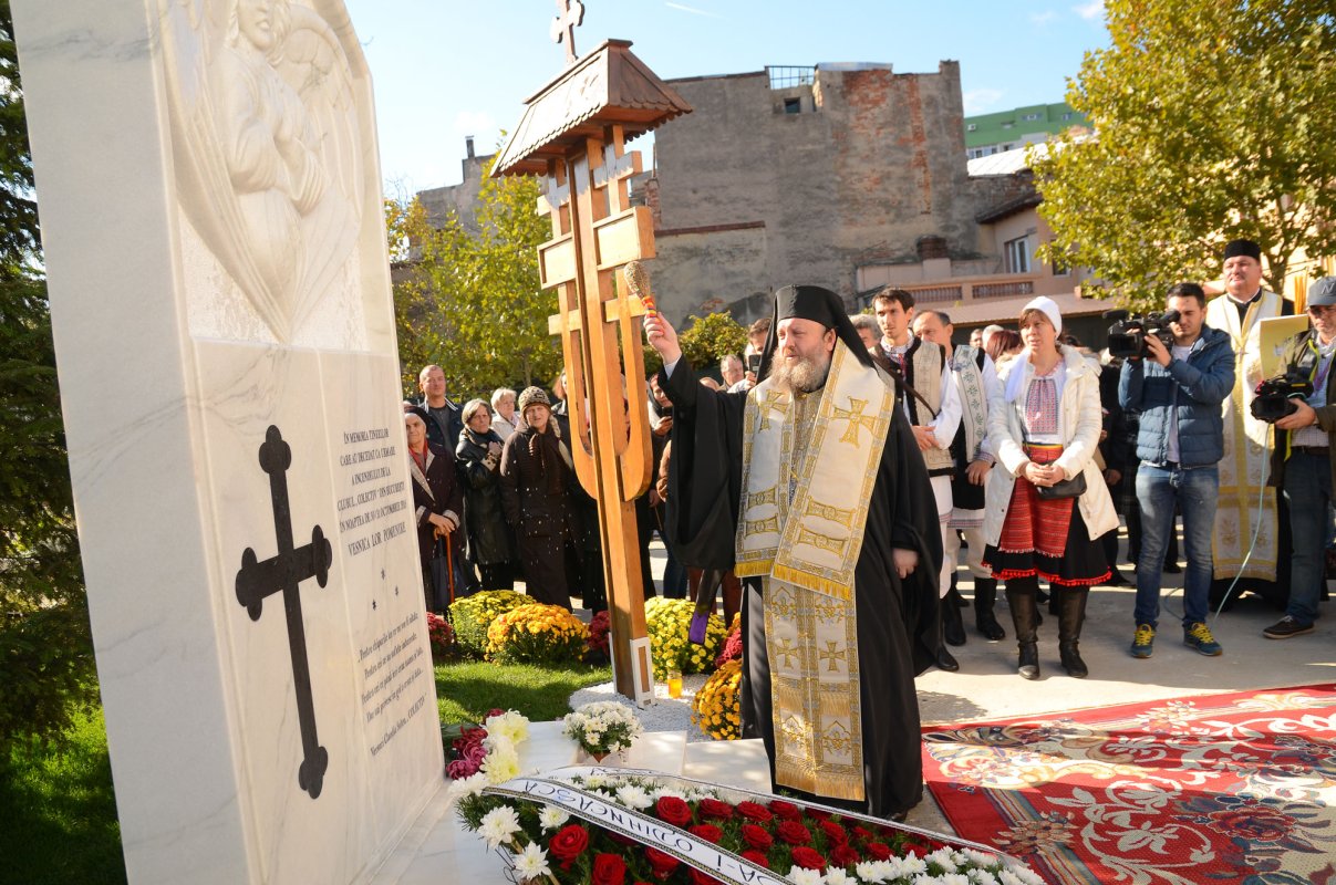 Monumente funerare ridicate în memoria victimelor 50122