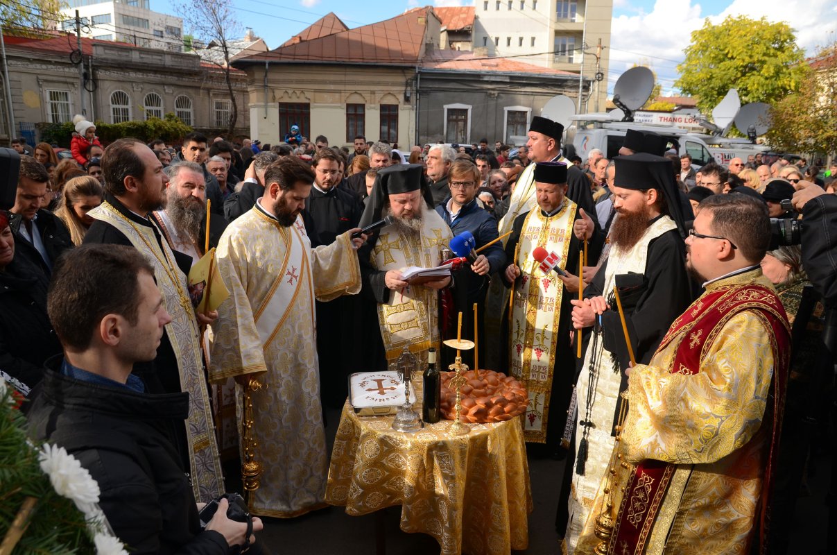 Monumente funerare ridicate în memoria victimelor 50123
