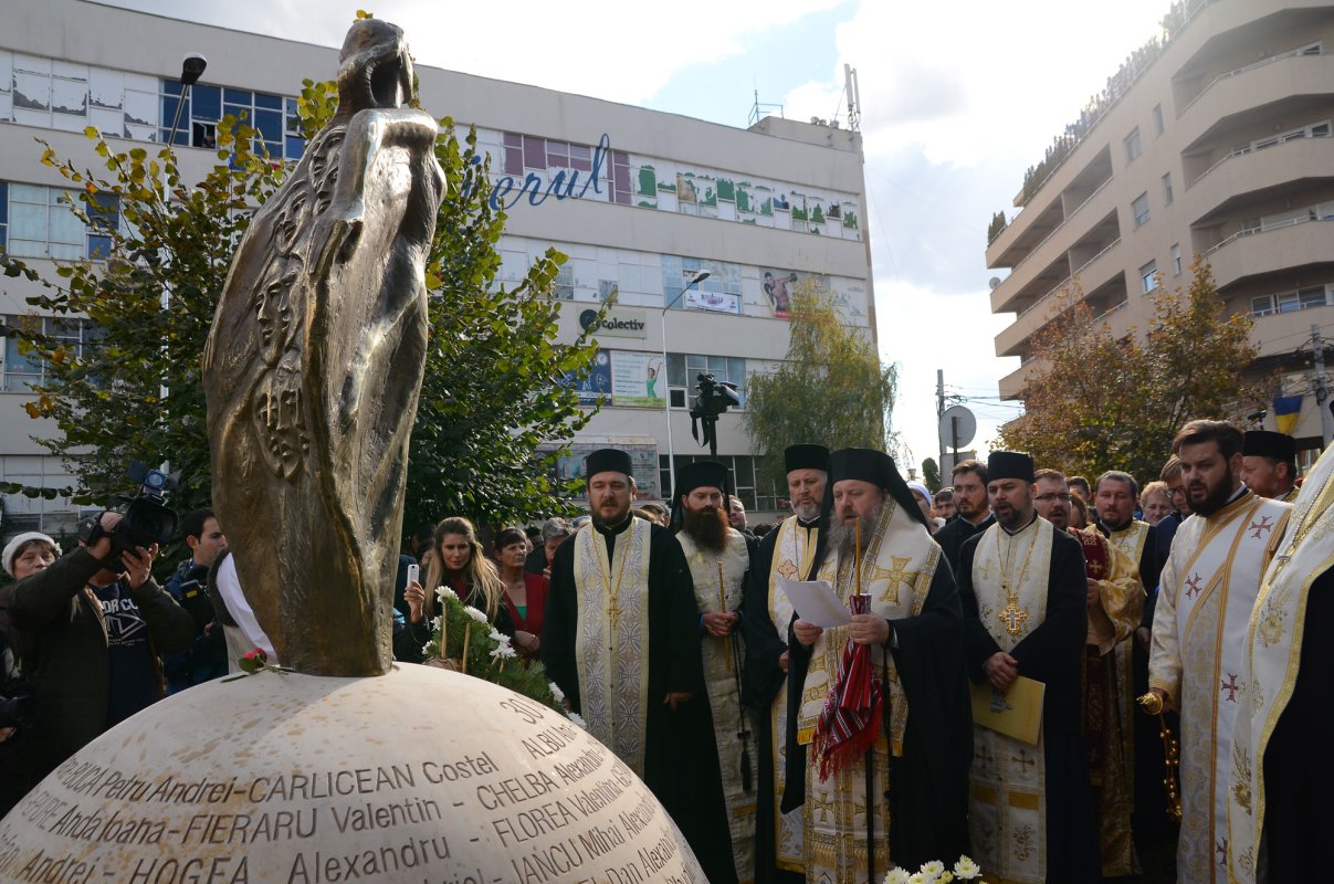 Monumente funerare ridicate în memoria victimelor 50124