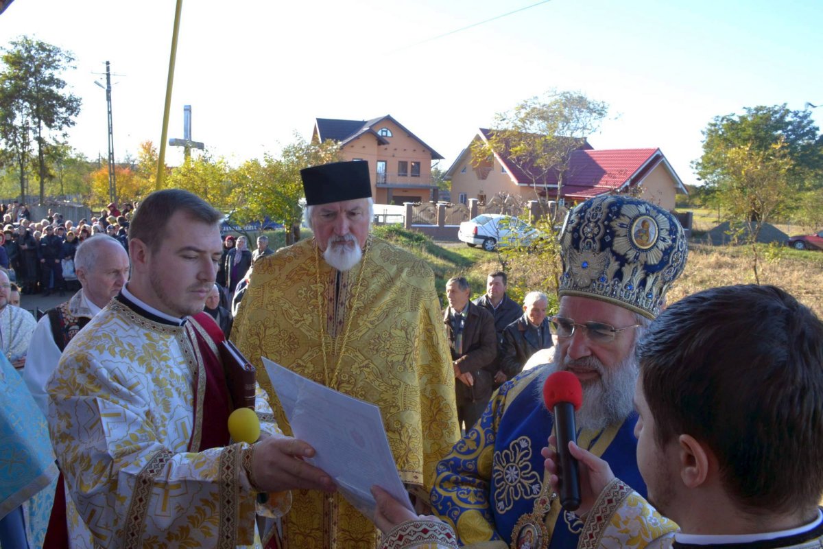 Biserica „Adormirea Maicii Domnului“ din Cristeşti, resfinţită de IPS Arhiepiscop Ioachim 49998