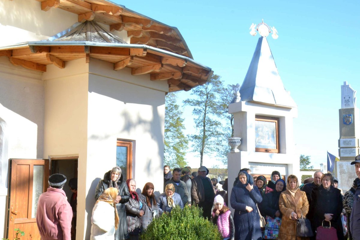 Biserica „Adormirea Maicii Domnului“ din Cristeşti, resfinţită de IPS Arhiepiscop Ioachim 50000