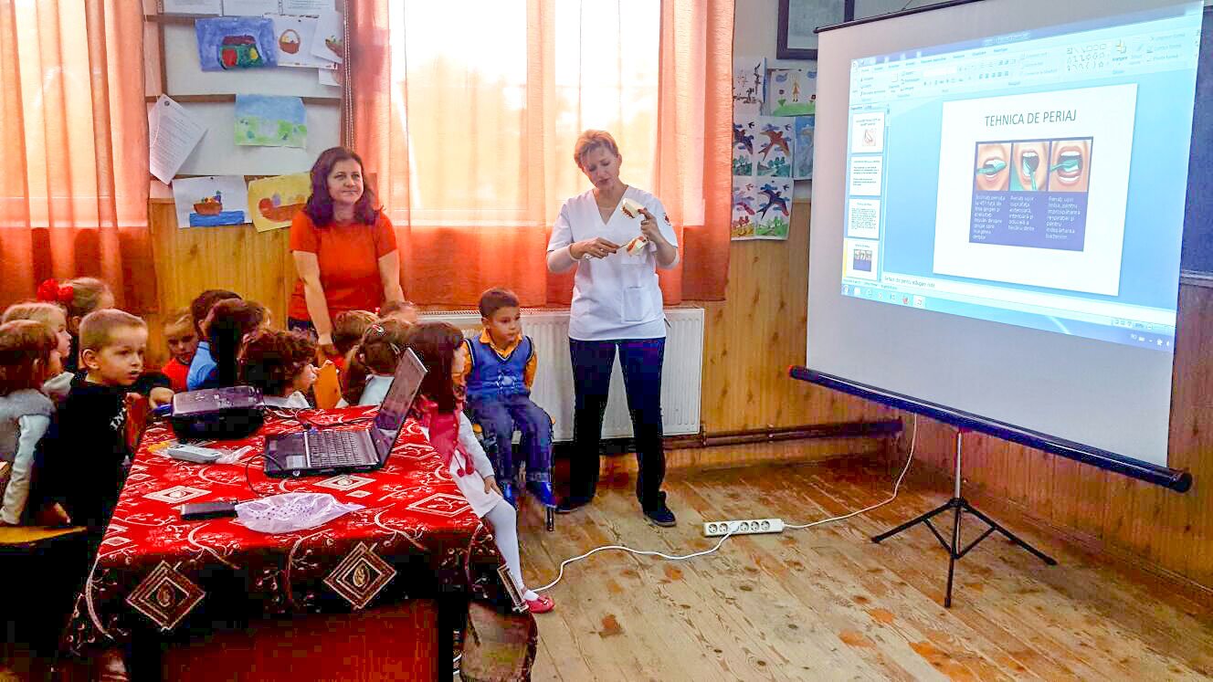Campanie de prevenție și educație stomatologică în satul Cioceni 50011