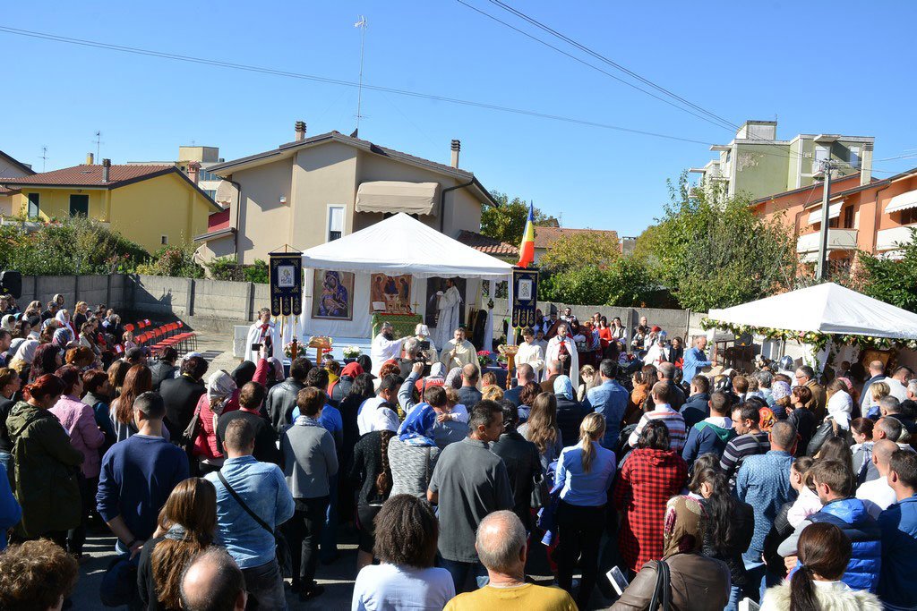 Maica Domnului, cinstită de românii din Italia 50022