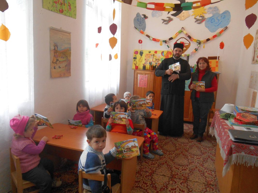 Proiectul misionar-educativ „Lumina din călimară“, în parohiile Chişcăreni şi Satu Nou 49993
