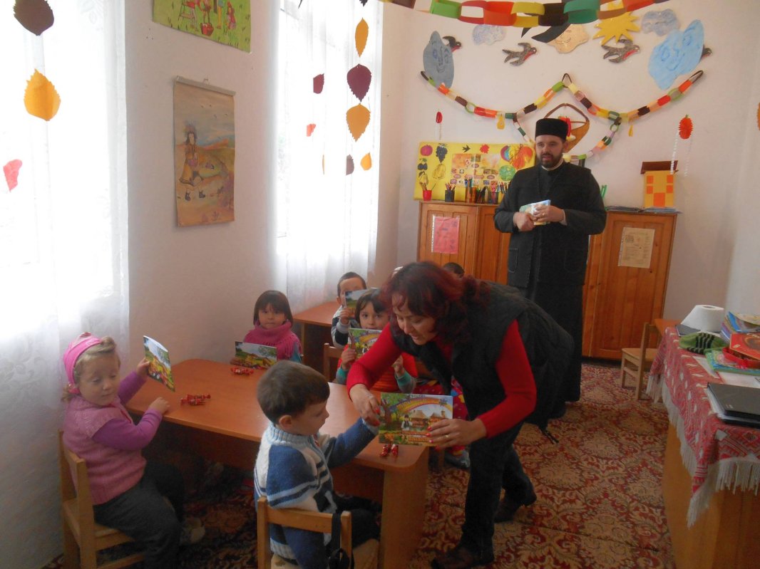Proiectul misionar-educativ „Lumina din călimară“, în parohiile Chişcăreni şi Satu Nou 49994