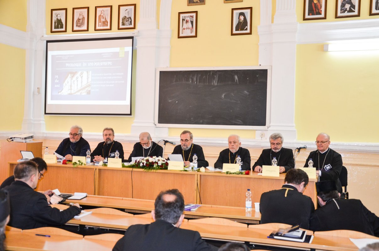 Simpozion teologic național la Arad 49897