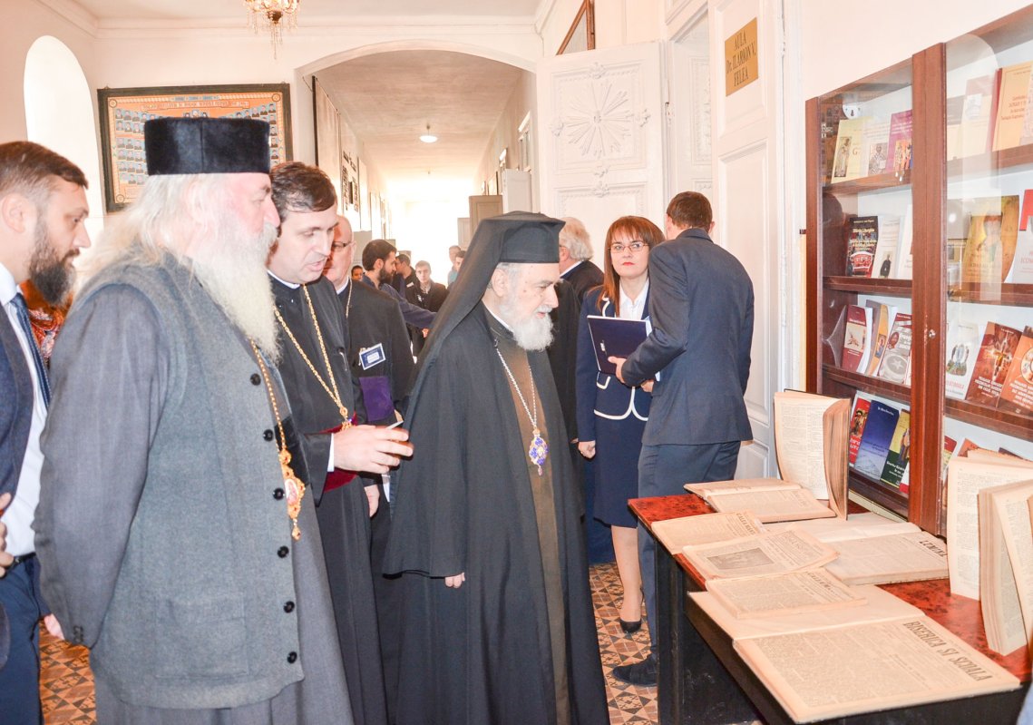 Simpozion teologic național la Arad 49898