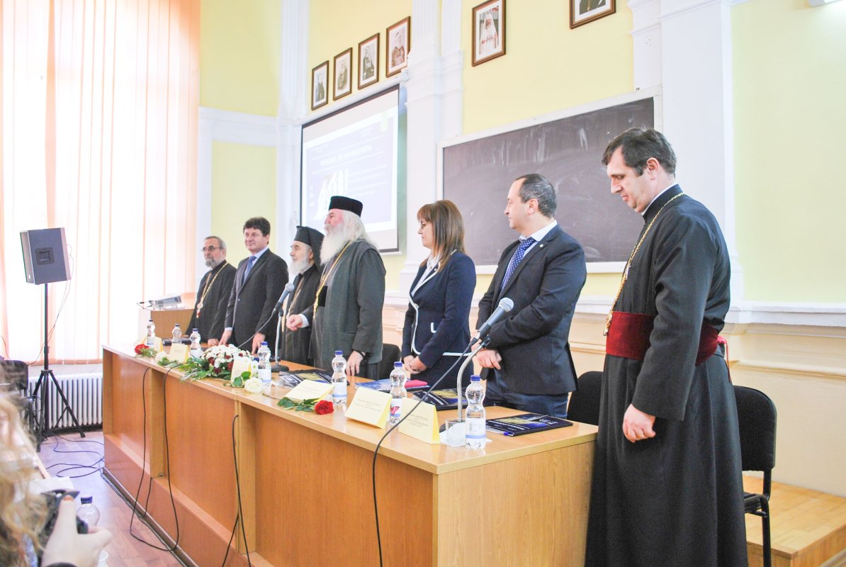 Simpozion teologic național la Arad 49899