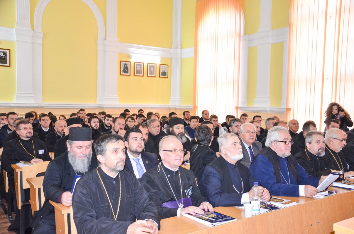 Simpozion teologic național la Arad 49902