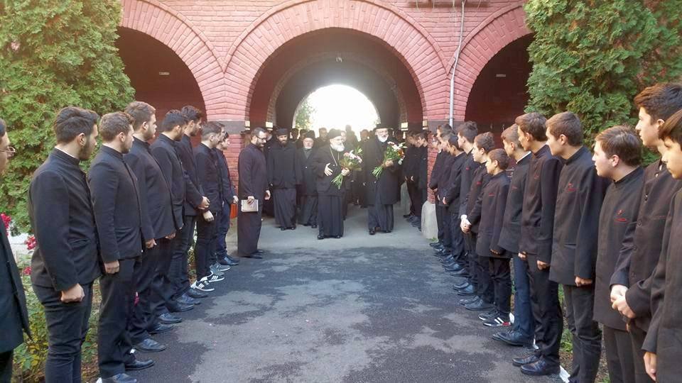 Vizită arhierească la Liceul Teologic „Episcop Melchisedec“ din Roman 49867