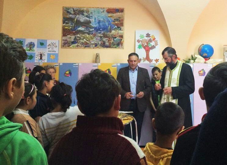 Zece ani de activitate filantropică la Valea Lungă, Alba 49884