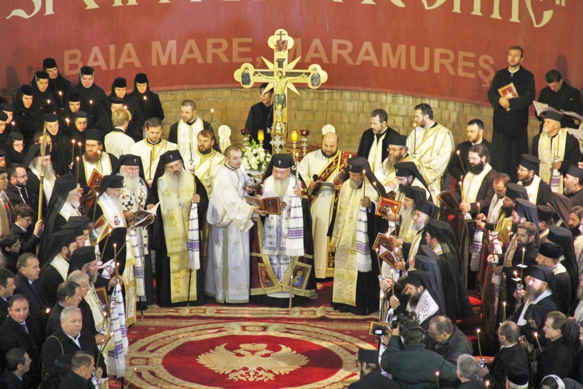 IPS Arhiepiscop Justinian  a fost înmormântat la Rohia      49692