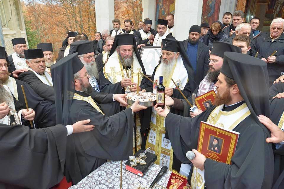 IPS Arhiepiscop Justinian  a fost înmormântat la Rohia      49695