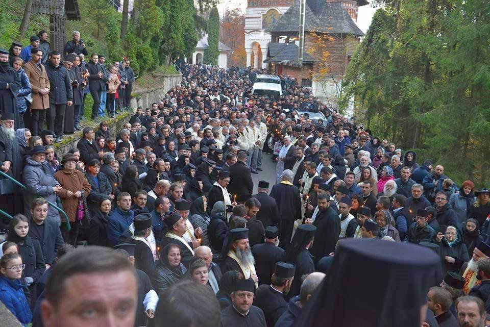 IPS Arhiepiscop Justinian  a fost înmormântat la Rohia      49697