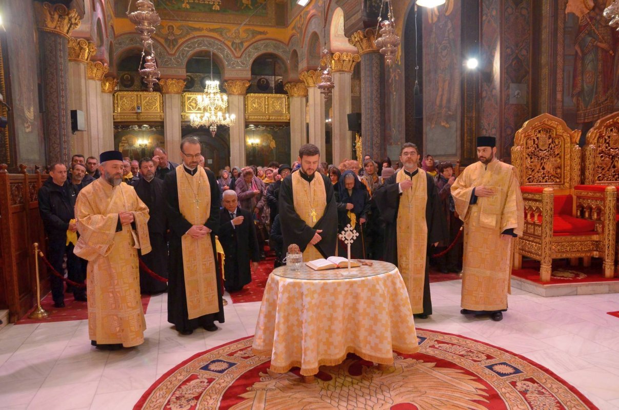 Pelerinaj organizat de Basilica Travel la sărbătoarea Sfântului Ierarh Nectarie de la Eghina  49585