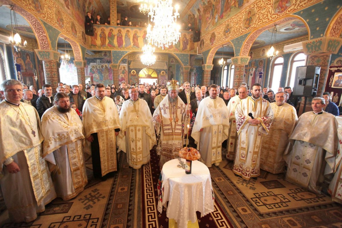 Târnosiri şi binecuvântări în Duminica a 24-a după Rusalii 49564