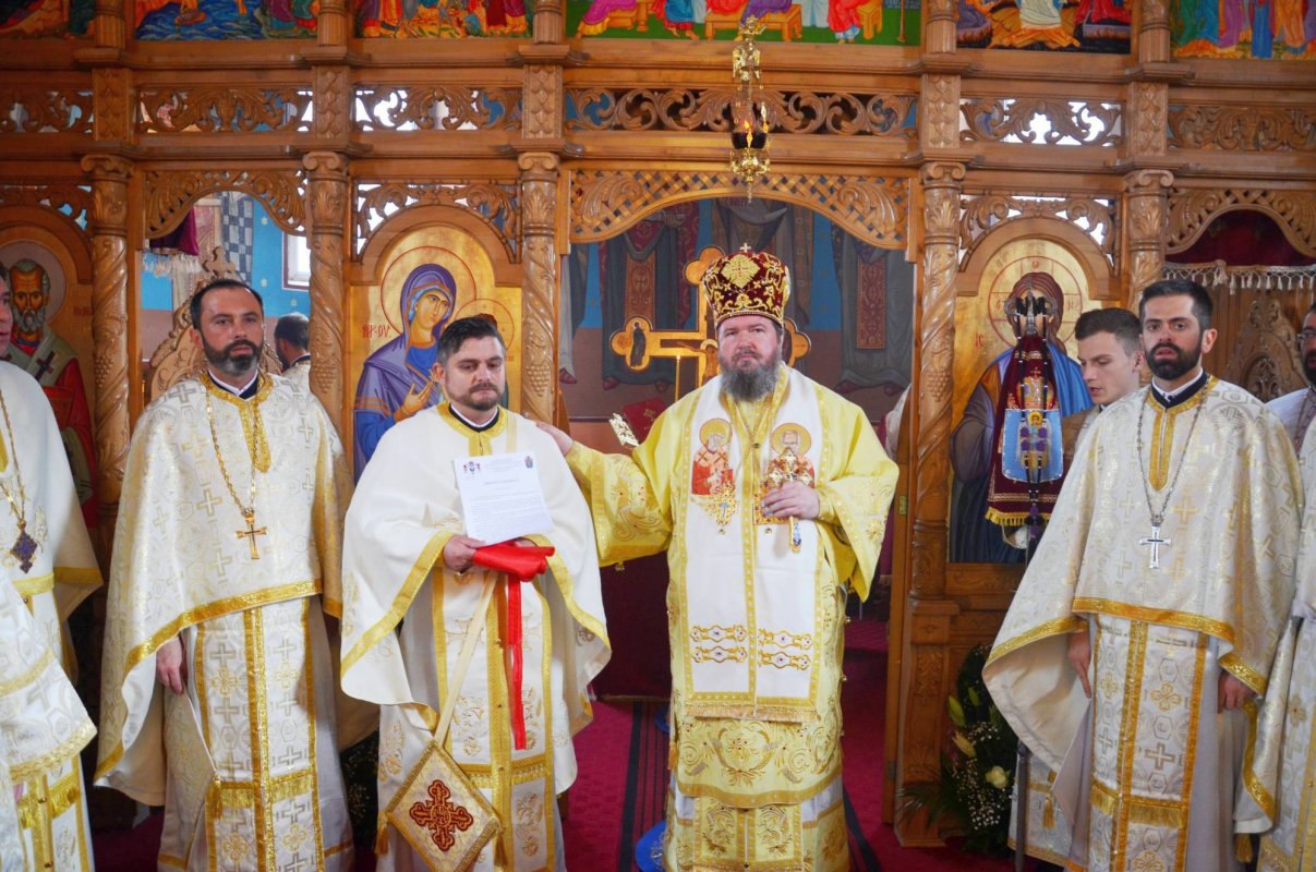 Târnosiri şi binecuvântări în Duminica a 24-a după Rusalii 49565