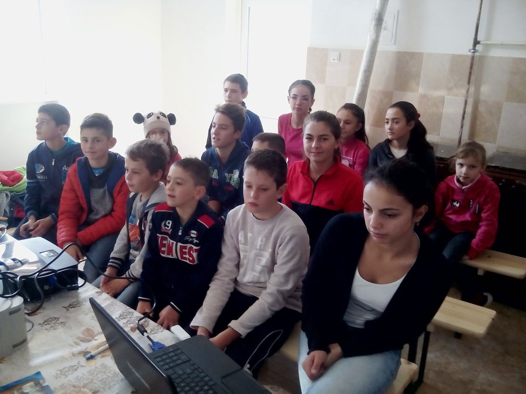 Activități catehetice, sociale şi culturale în Parohia Părău, Braşov 49489