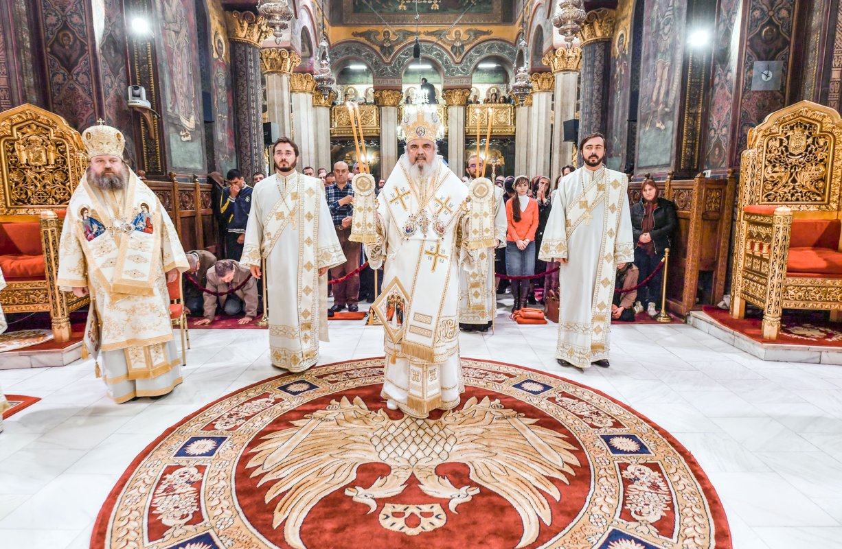 Îngerii reflectă cel mai transparent slava Preasfintei Treimi 49508