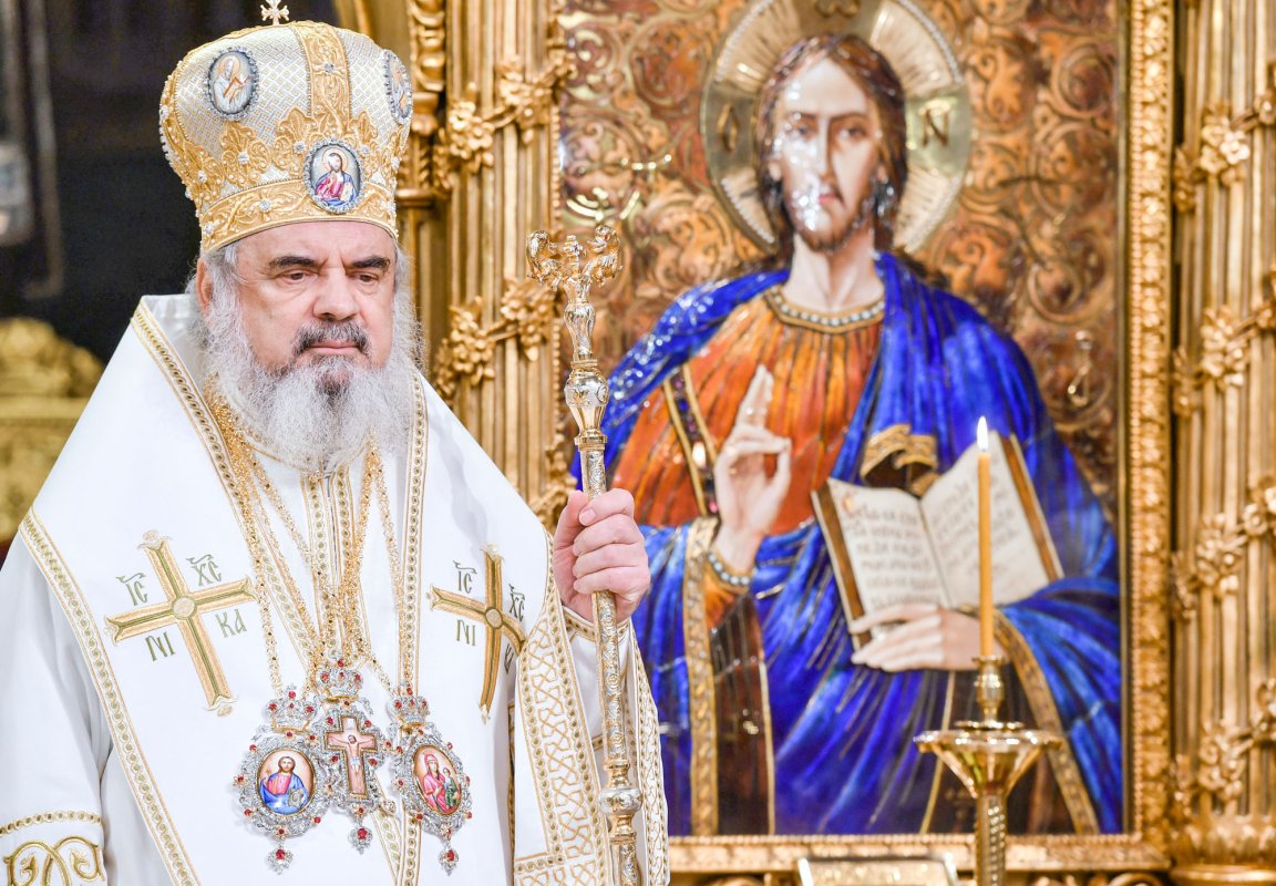 Îngerii reflectă cel mai transparent slava Preasfintei Treimi 49509