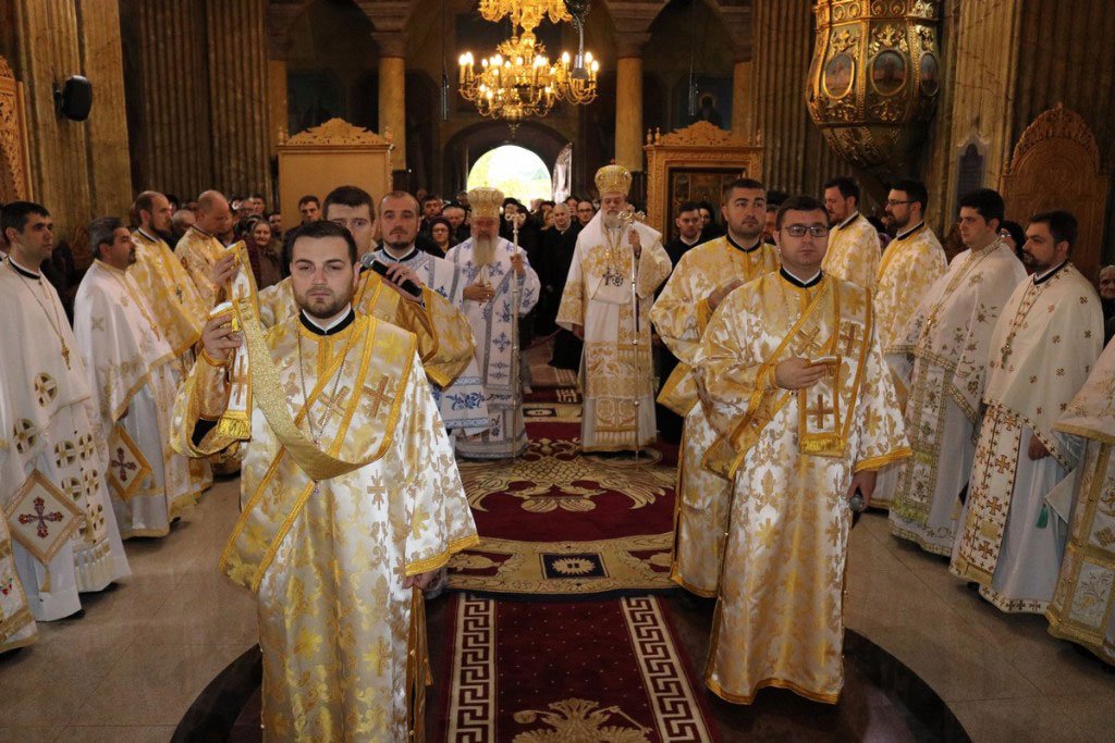 Pelerinaj la Mănăstirea „Sfinţii Voievozi” din Slobozia 49464